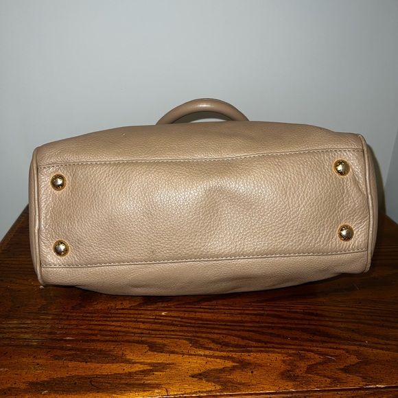 Michael Kors Beige Medium Purse - Picture 7 of 8